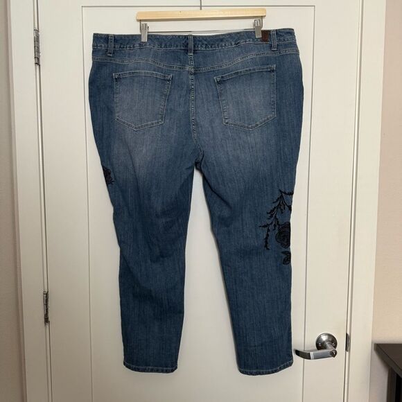 Simply Vera Wang Skinny Jeans Womens Plus Sz 24W Blue Embroidered Flowers Denim - Picture 5 of 15